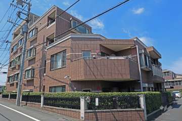 ファミールグラン等々力の外観（北東側から）