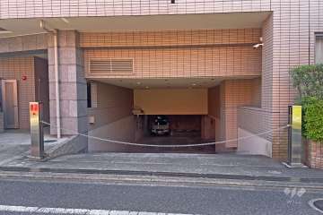 駐車場の出入り口