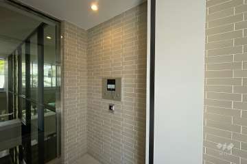 エントランスはオートロック付きです。