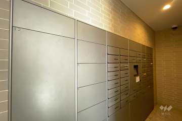 宅配ボックスと集合ポスト