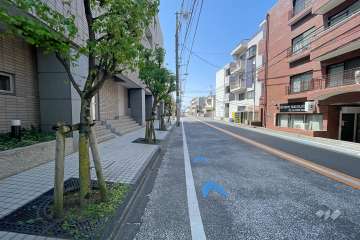 敷地北西側の前面道路