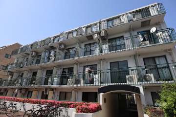 スカイコート千歳烏山納品の外観（南東側から）