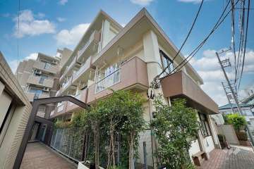 ダイホープラザ千歳烏山B棟の外観（北東側から）