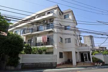 南烏山ヒミコマンションの外観（南側から）