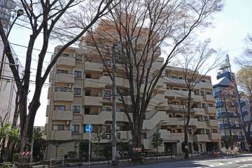 南烏山パークホームズの外観（北東側から）