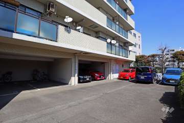 敷地内駐車場（屋外平面式）