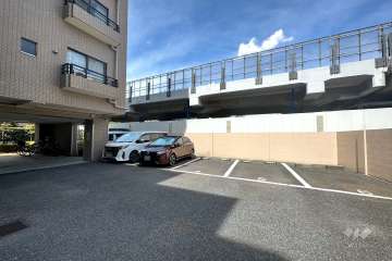敷地内駐車場（屋外平面式）