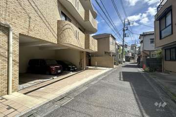 敷地南西側の前面道路