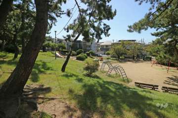 敷地南側にある『東浦公園』