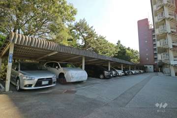 敷地内駐車場（屋外平面式・ルーフ付き）
