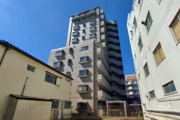 ライオンズマンションの芦花公園外観(東から)