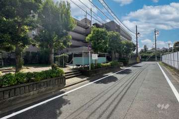 敷地北西側の前面道路　