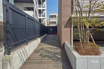 敷地内の北側通路