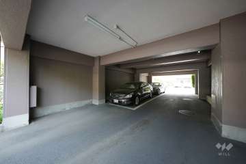 敷地内駐車場（屋内平面式）