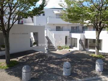 グランドメゾン西宮名塩の敷地入口（6番館は入ってすぐの位置になります。）
