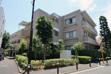 パークハイム千歳烏山の外観(北側から)