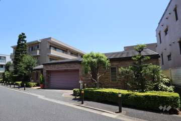 パークハイム千歳烏山の外観(北西側から)