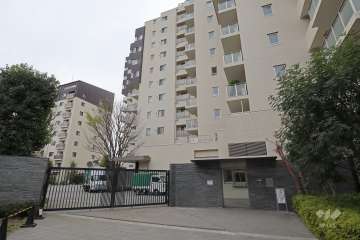 グローリオ蘆花公園テラス棟の外観（南側から）