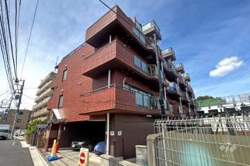 蘆花パークサイドフラットの外観（南東側から）