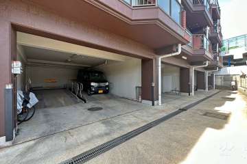 敷地内駐車場（屋内平面式）