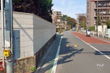 敷地東側の前面道路　