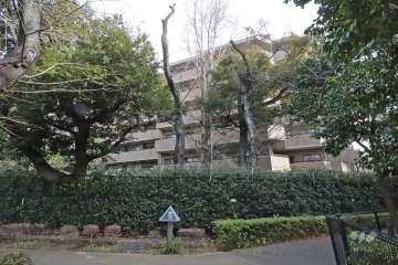 芦花公園プレスティージュの外観(南西側から)