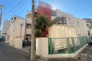 スカイコート千歳烏山第２の外観（北側から）