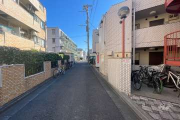 敷地北側の前面道路