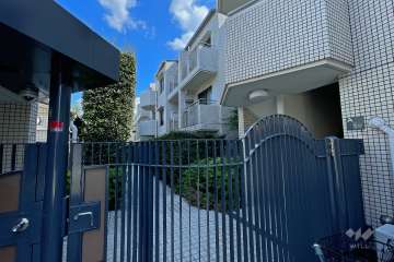 エントランスはオートロック付きです。