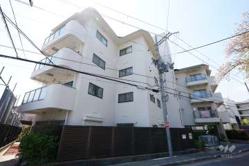 コボリマンション夙川桜台の外観（北東側から）