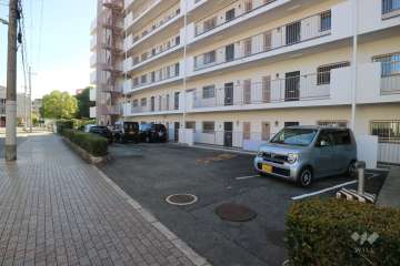 敷地内駐車場（屋外平面式）