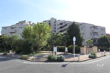 ガーデンヴィラ芦花公園の外観（北側から）