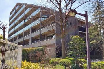 蘆花公園ザレジデンスフォレストコートの外観(北東から)