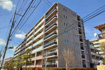 蘆花公園ザレジデンスフォレストコートの外観(南東から)