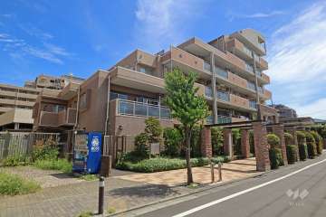 ジェイシティ千歳烏山光の杜の外観(北西側から)