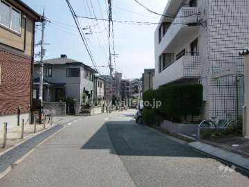 マンション周辺の街並み