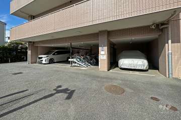 敷地内駐車場（屋内平面式）