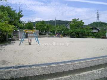 敷地の北側にある『東山台東公園』