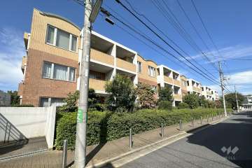 ヴェルデ上北沢の外観（南側から）