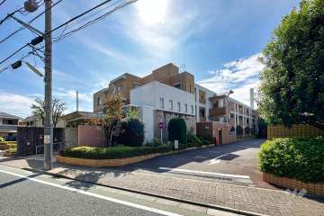 ヴェルデ上北沢の外観（北側から）