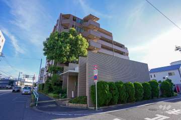 上北沢南パークホームズの外観（北東側から）