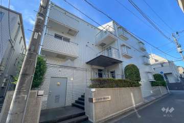 マートルコート尾山台２の外観（北東側から）