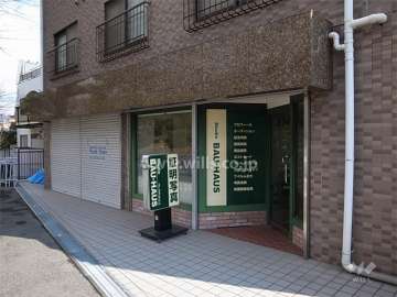 1階一部は店舗になっています。
