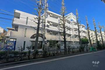 スカイコート千歳烏山第3の外観（南西側から）