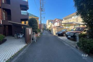 敷地北側の前面道路