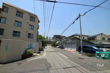 敷地北側の前面道路