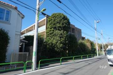 プラウド富士見ヶ丘コートテラスの外観（南東側から）