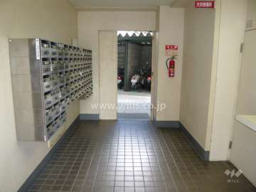 C棟のエントランスホール