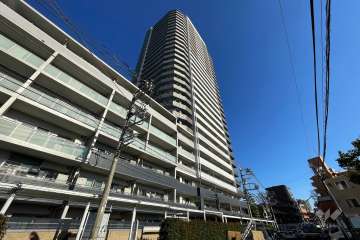 エルザ世田谷ザタワーの外観（北西側から）