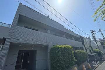 ドミール下北沢の外観（北西側から）